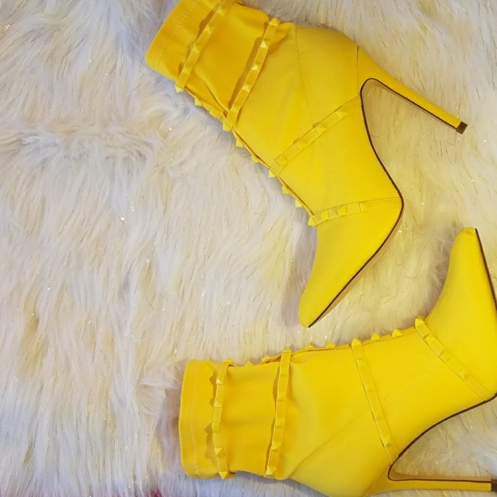 💥Last Pair!💥 Yellow Stiletto Ankle Boots - Picture 4 of 5